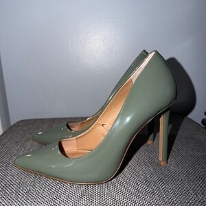 Express Green Women's Pumps